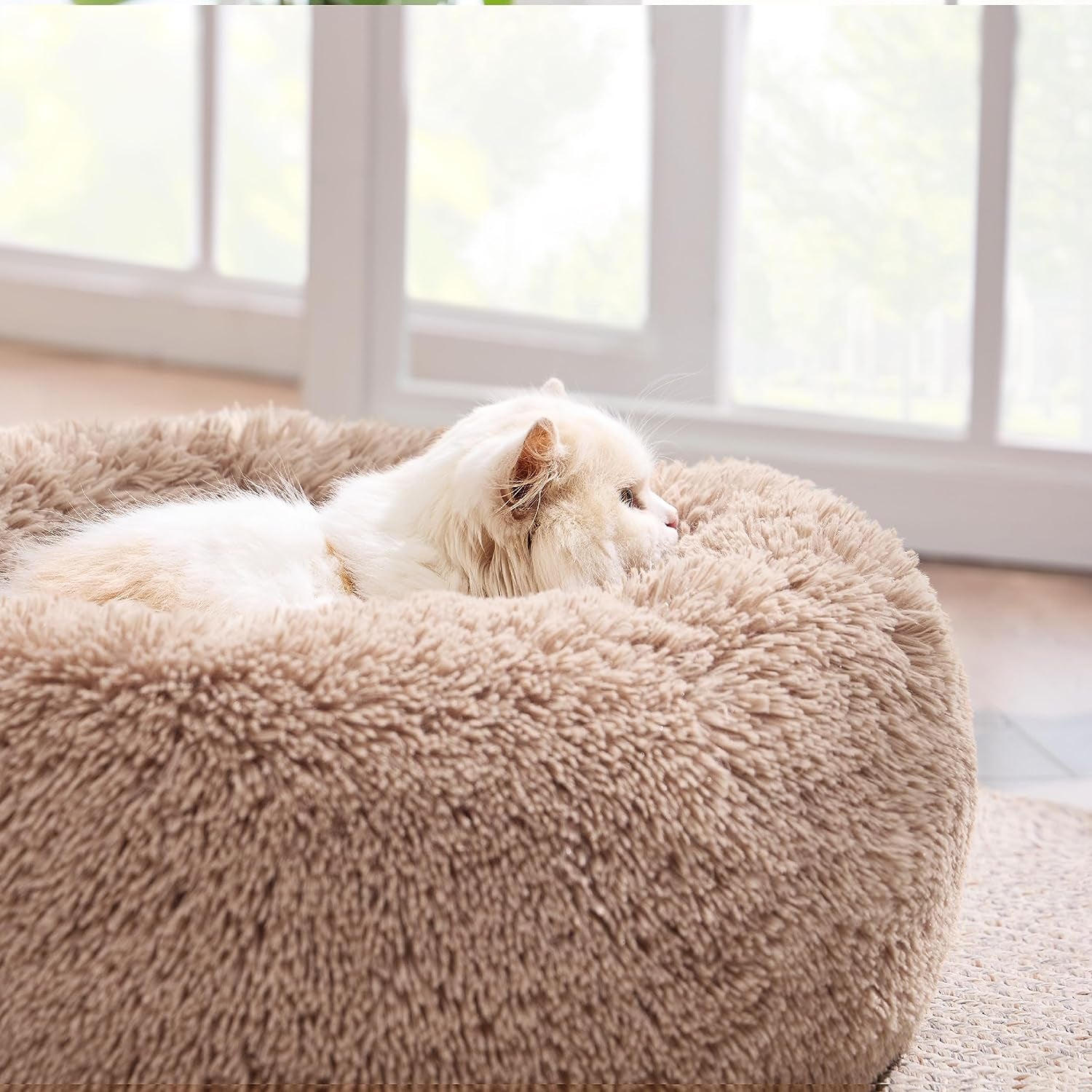 Indulge Your Cat with Our Luxurious Camel Calming Bed - Plush 20-Inch Faux Fur Round Bed for Cats Up to 15 lbs - Machine Washable & Non-Slip Design!